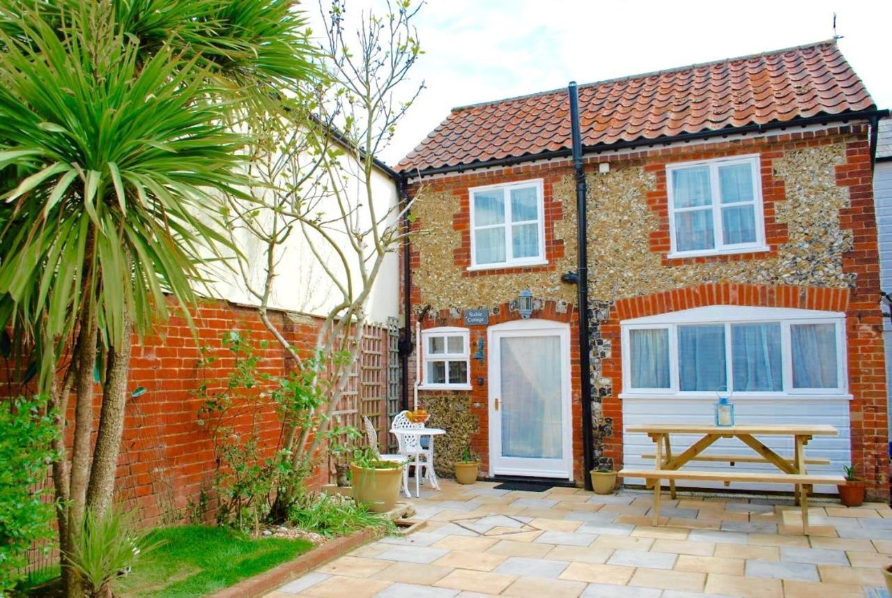 Romantic Flint Cottage On The Suffolk Coast Saxmundham Exterior photo