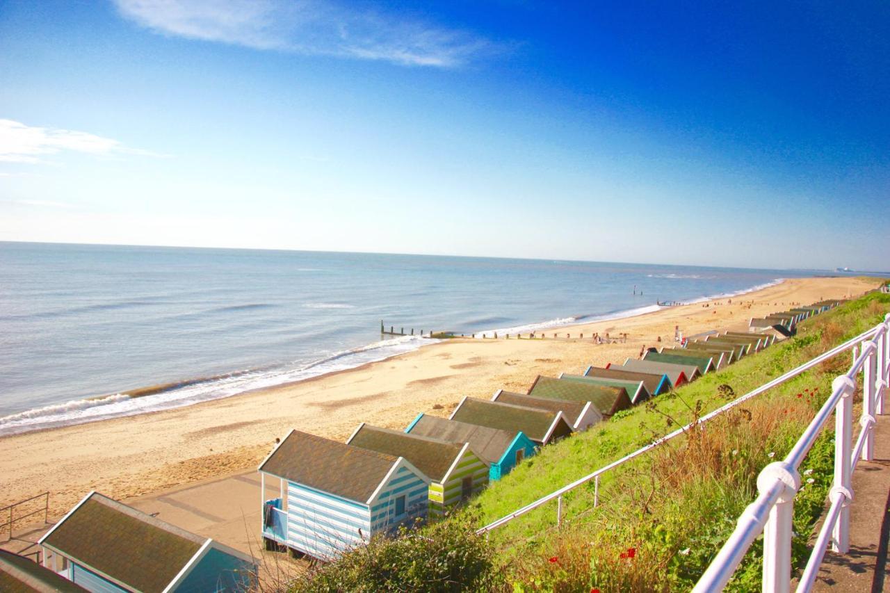 Romantic Flint Cottage On The Suffolk Coast Saxmundham Exterior photo