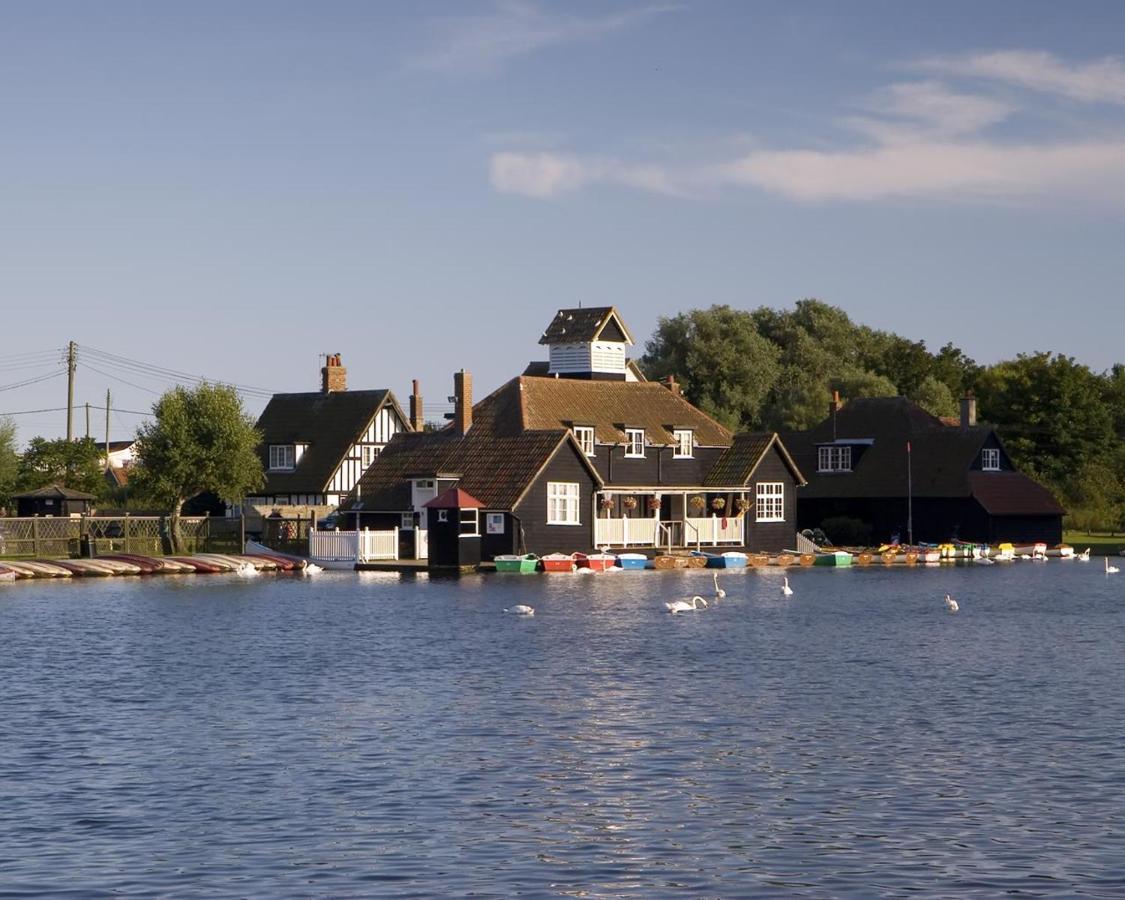 Romantic Flint Cottage On The Suffolk Coast Saxmundham Exterior photo