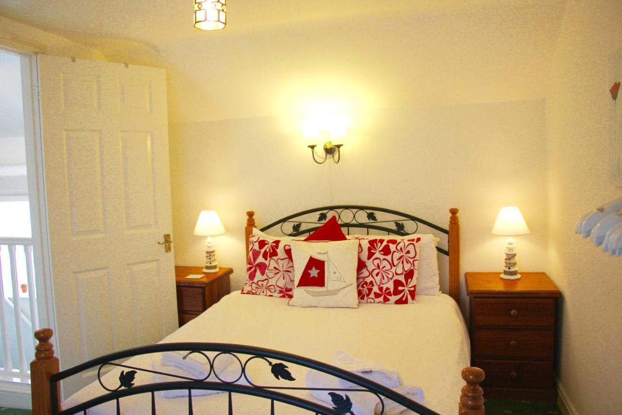 Romantic Flint Cottage On The Suffolk Coast Saxmundham Exterior photo